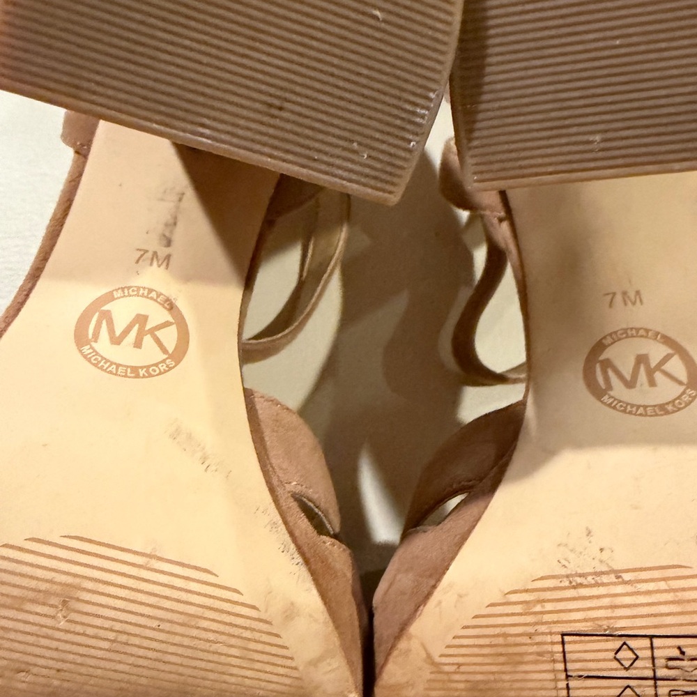 MICHAEL Michael Kors Beige Crisscross Heels - Picture 11 of 11